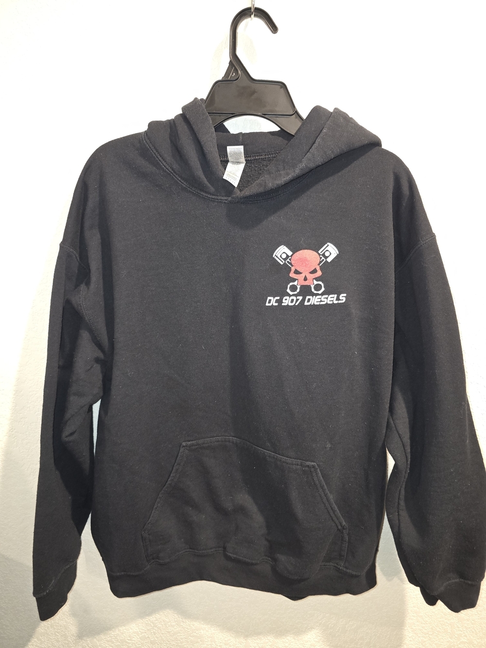 Gildan Heavy Blend "DC 907 Diesels" Wasilla Alaska Graphic Hoodie - Unisex Large